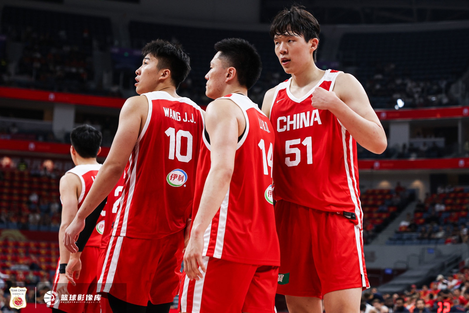 李弘权：过程未必十分完美 但为团队和国家要全力拼 加油中国男篮